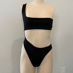 Pretty Little Thing Black Mono Cut Out One piece swimsuit